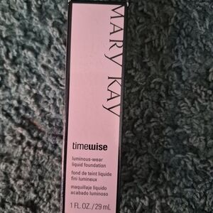 Mary Kay Timewise Luminous-Wear Liquid Foundation - Ivory 2